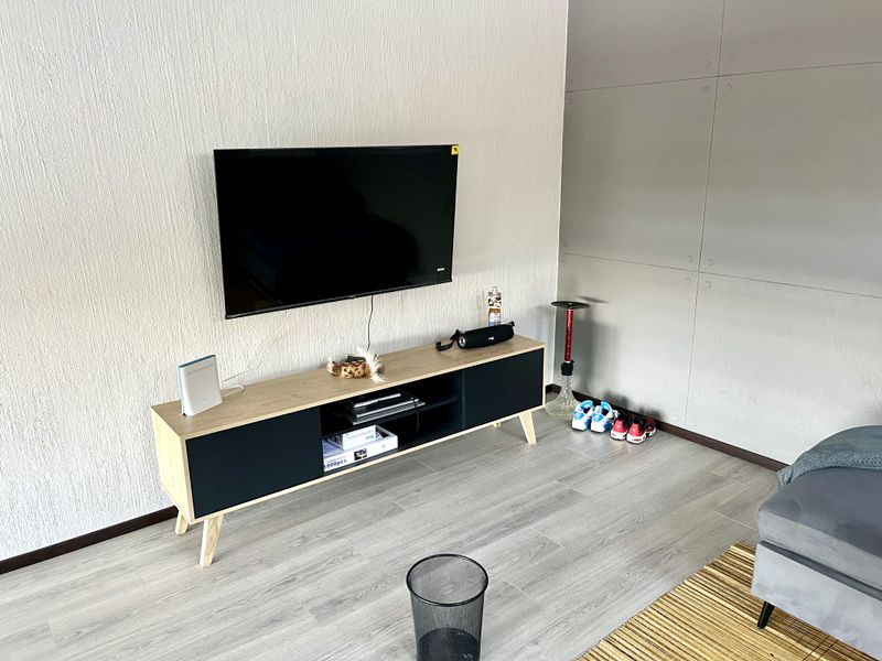 1 Bedroom PLUS Loft in SoHo Junction - Photo 7
