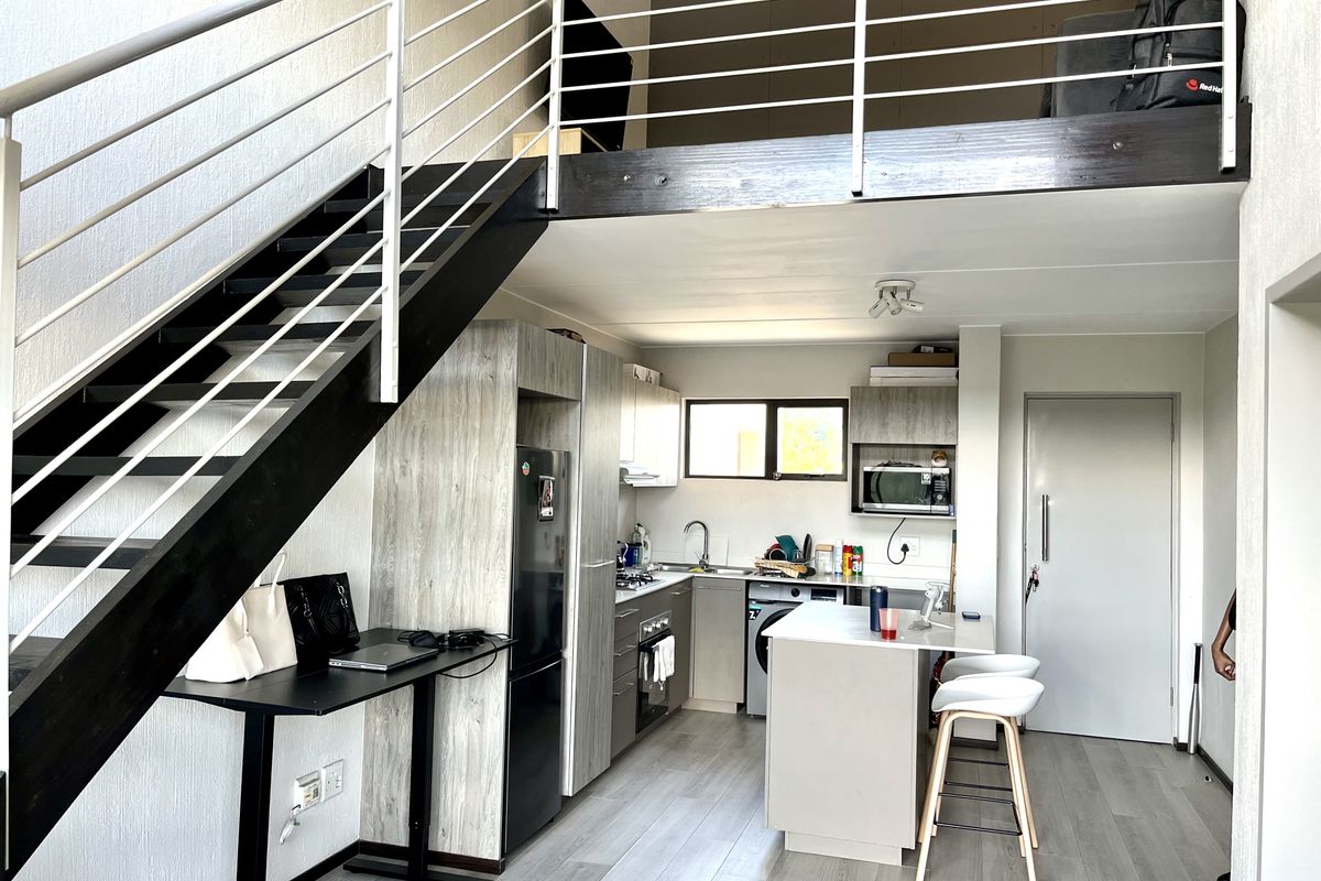 1 Bedroom PLUS Loft in SoHo Junction - Photo 2