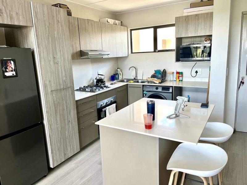 1 Bedroom PLUS Loft in SoHo Junction - Photo 3
