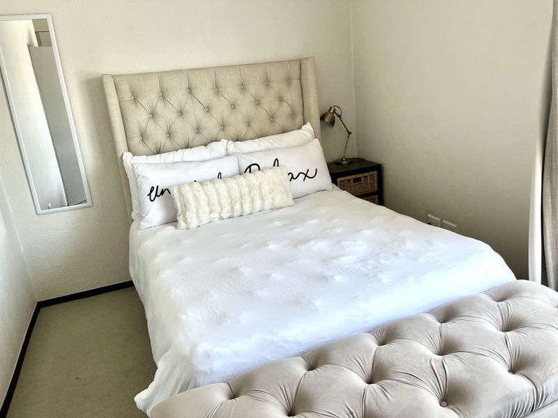 2 Bedroom. 1 Bathroom. - Photo 6