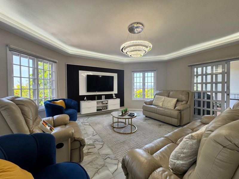 Spacious  3 Bedroom Townhouse for Sale in Sunningdale - Photo 2