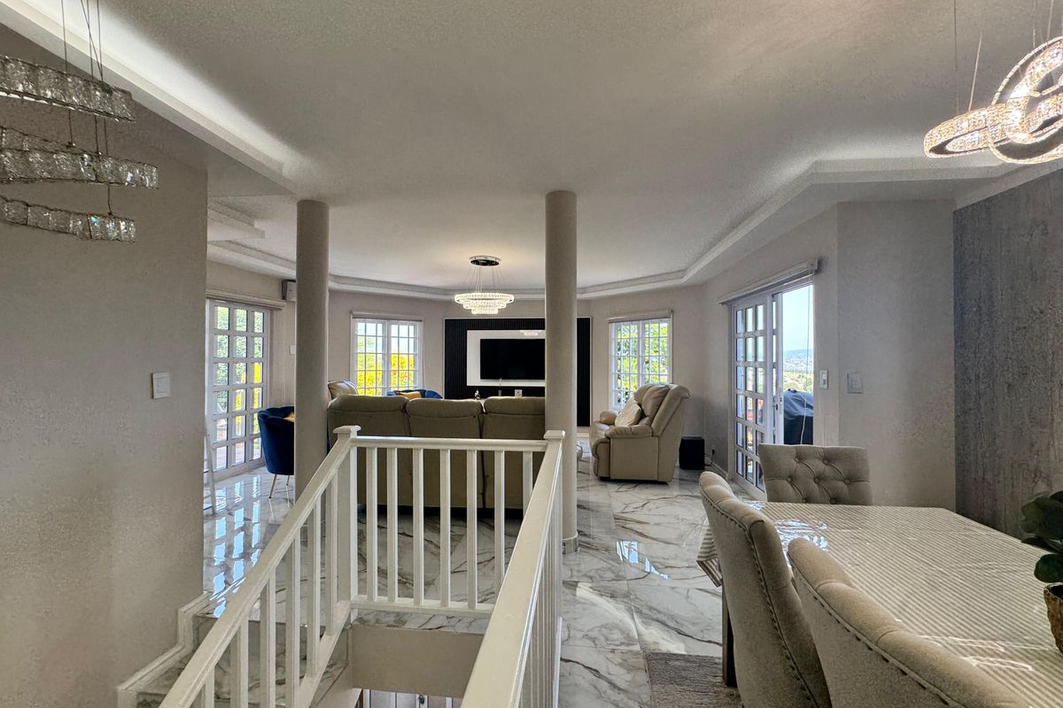 Spacious  3 Bedroom Townhouse for Sale in Sunningdale - Photo 5