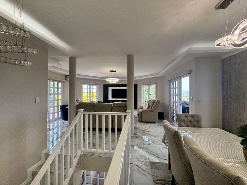 Spacious  3 Bedroom Townhouse for Sale in Sunningdale - Photo 5