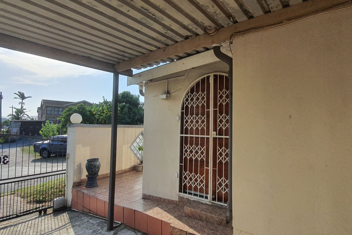 Four bedroom semi-detached simple in Stonebridge for sale - Photo 3