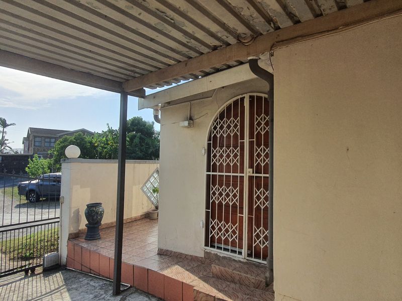 Four bedroom semi-detached simple in Stonebridge for sale - Photo 3