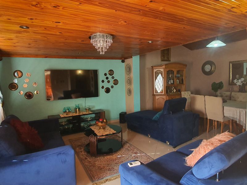 Four bedroom semi-detached simple in Stonebridge for sale - Photo 10