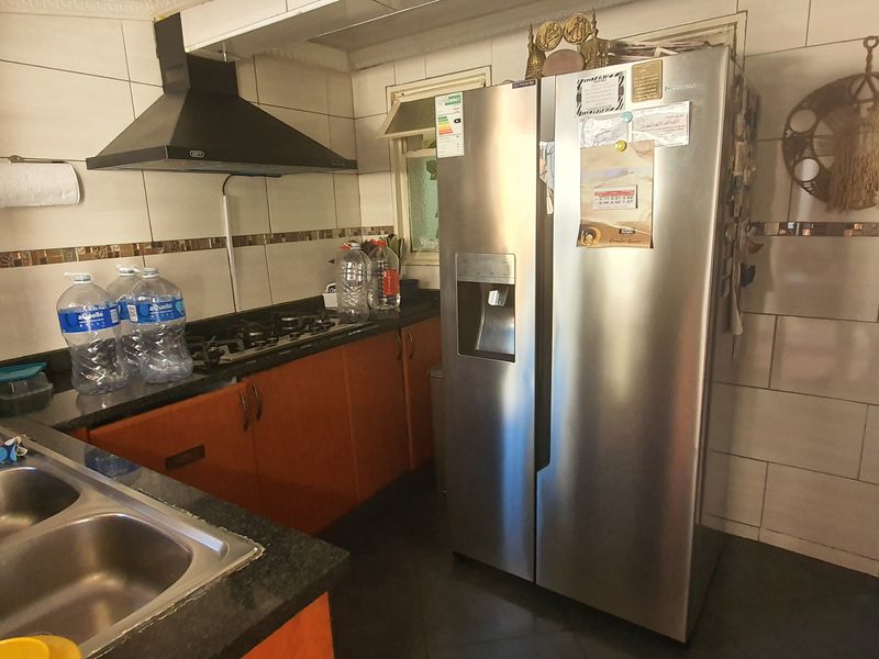 Four bedroom semi-detached simple in Stonebridge for sale - Photo 7