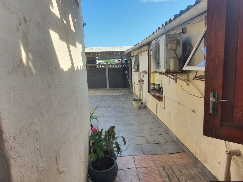 Four bedroom semi-detached simple in Stonebridge for sale - Photo 6