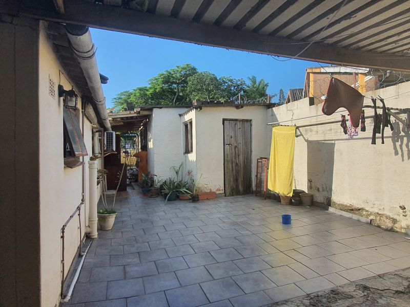 Four bedroom semi-detached simple in Stonebridge for sale - Photo 5