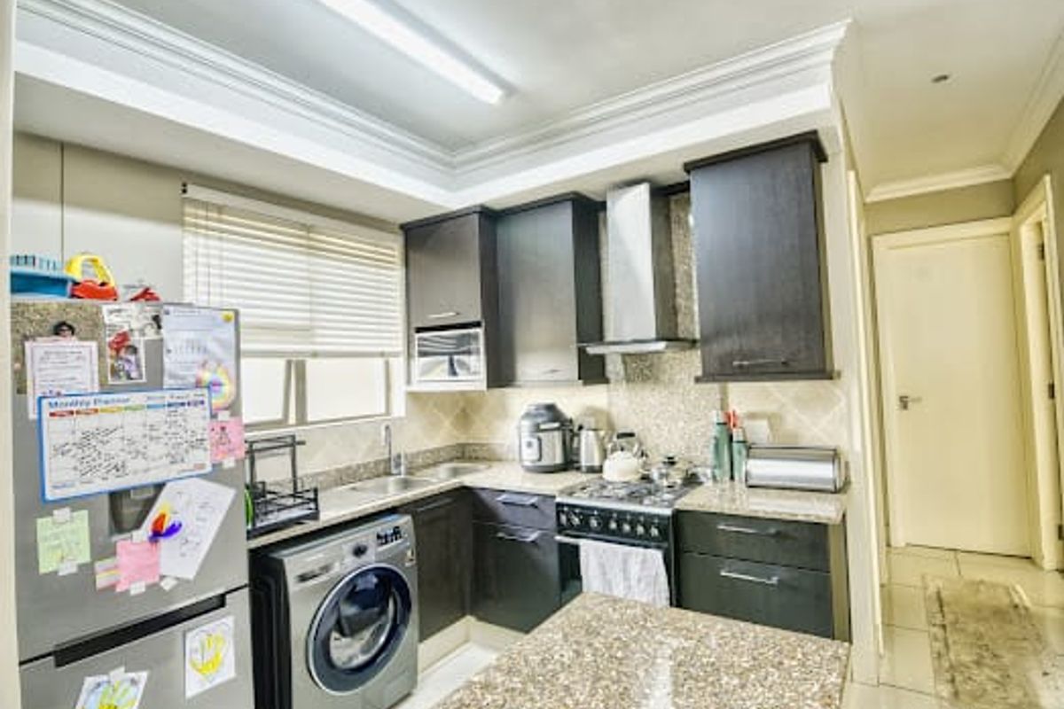 Prime Property Presents One on Herrwood apartment for rent - Photo 4