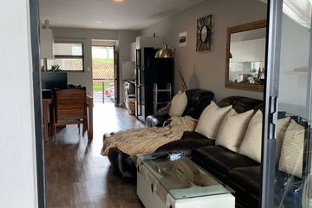 Apartment For Sale In Amanzimtoti - Photo 5