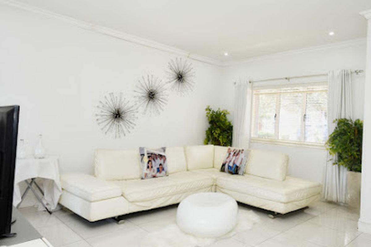 3-Bedroom House For Sale In Mount Edgecombe. - Photo 2