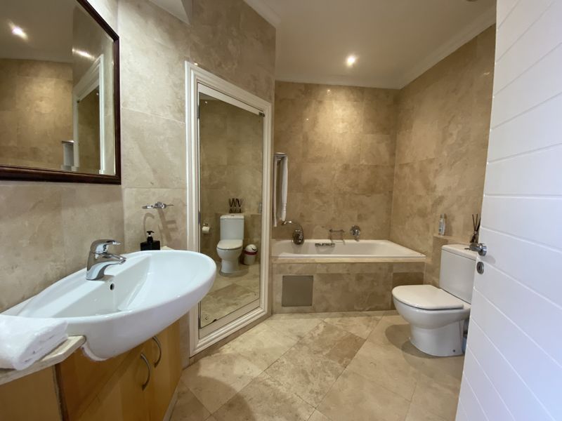 2 bedroom apartment for rent in Umhlanga Rocks - Photo 3