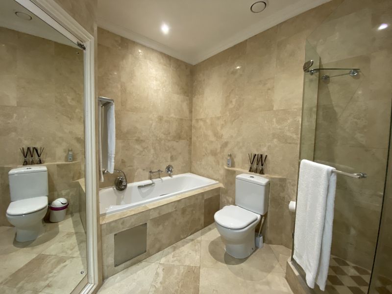 2 bedroom apartment for rent in Umhlanga Rocks - Photo 2