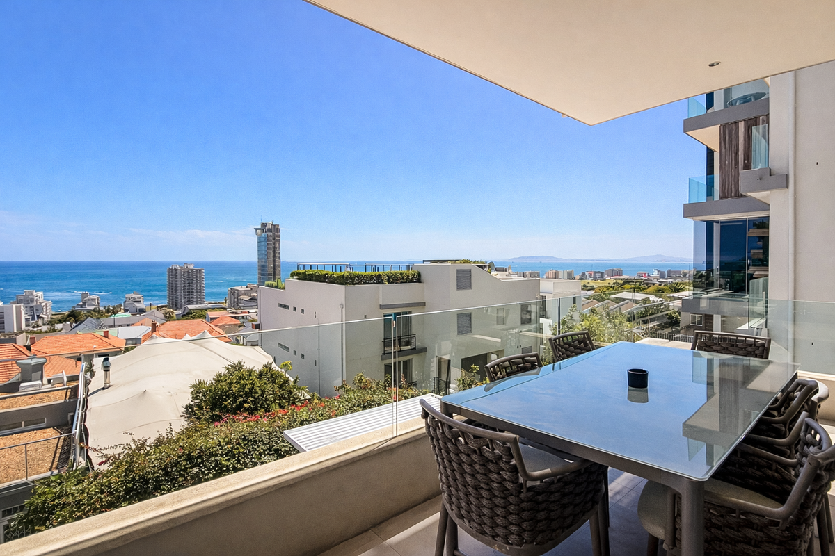 Sweeping Ocean Views. Exclusive 3-Bedroom Residence Above High Level Road, Sea Point. - Photo 3