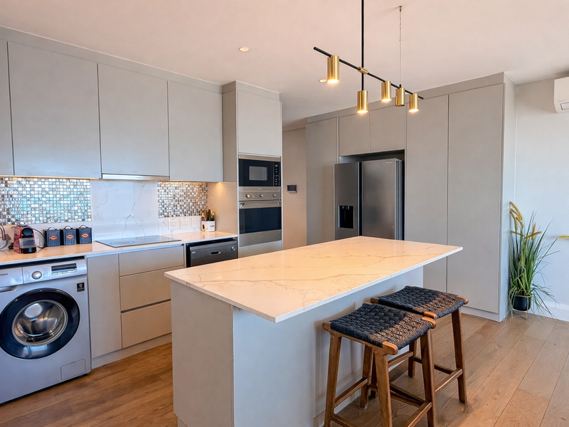 Sweeping Ocean Views. Exclusive 3-Bedroom Residence Above High Level Road, Sea Point. - Photo 10