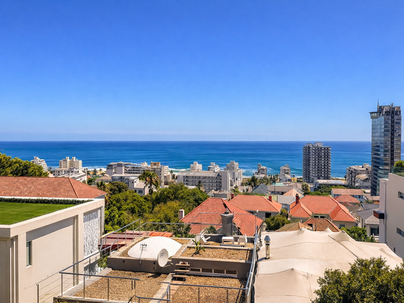 Sweeping Ocean Views. Exclusive 3-Bedroom Residence Above High Level Road, Sea Point. - Photo 5