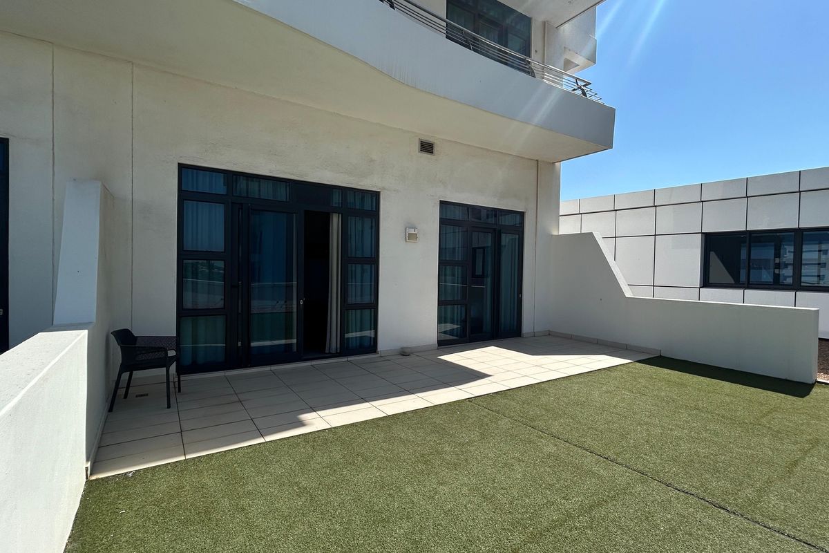 Modern 2 Bed | 2 Bath Apartment at The Pearls – Prime Umhlanga Living - Photo 3