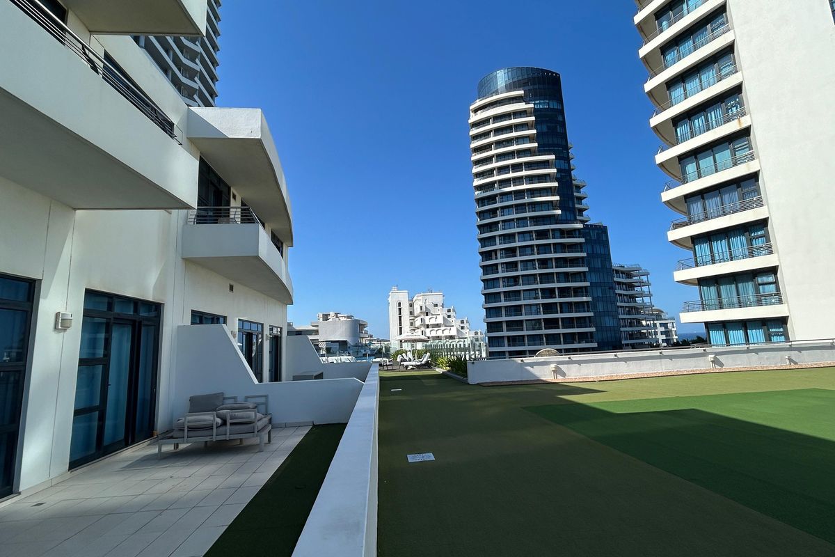 Modern 2 Bed | 2 Bath Apartment at The Pearls – Prime Umhlanga Living - Photo 2