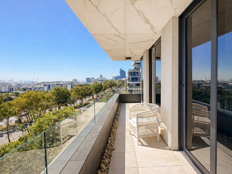 Flexible Luxury Living in Green Point. Penthouse plus Separate Apartment with amazing views! - Photo 3