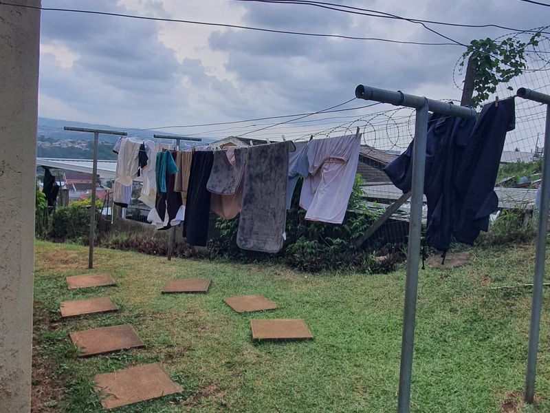 Bright and Spacious Ground Floor 3‐Bed in Bishopsgate Complex — Move‐In Ready Gem - Photo 5