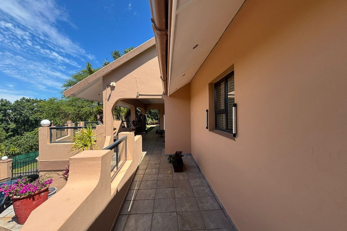 4 Bedroom Freestanding Home For Sale in La Lucia - Photo 5
