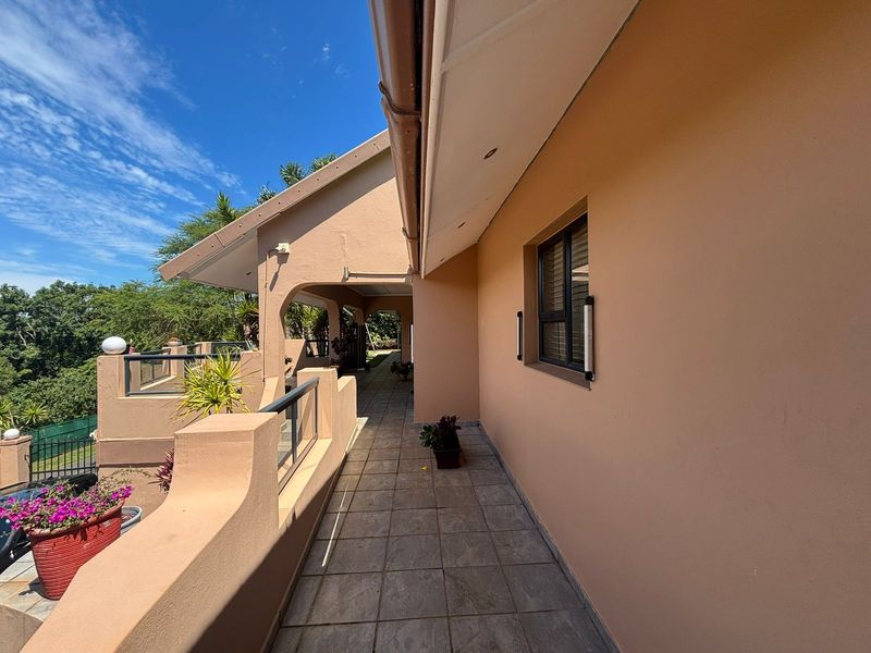 4 Bedroom Freestanding Home For Sale in La Lucia - Photo 5