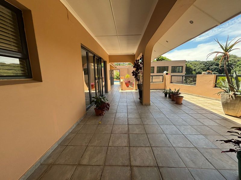4 Bedroom Freestanding Home For Sale in La Lucia - Photo 9