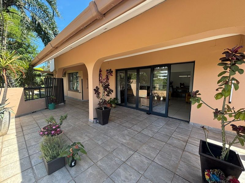 4 Bedroom Freestanding Home For Sale in La Lucia - Photo 8