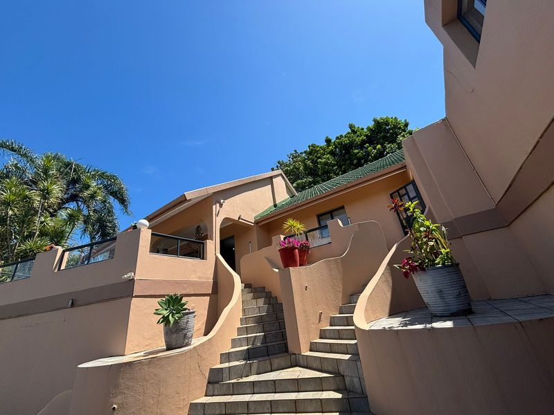 4 Bedroom Freestanding Home For Sale in La Lucia - Photo 6