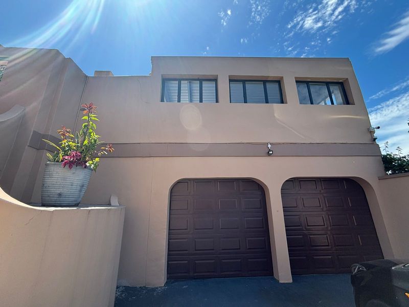 4 Bedroom Freestanding Home For Sale in La Lucia - Photo 7