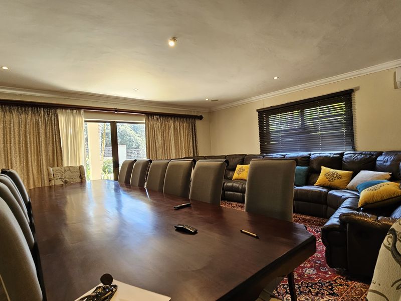 Stylish 4-Bed, 4-Bath Family Home — Homeford Drive, La Lucia - Photo 7