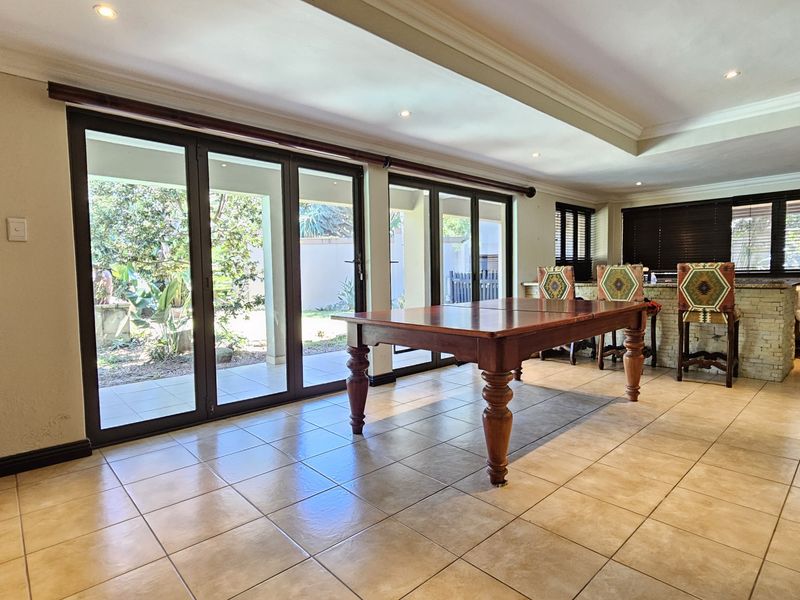 Stylish 4-Bed, 4-Bath Family Home — Homeford Drive, La Lucia - Photo 9