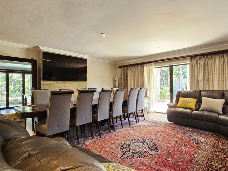 Stylish 4-Bed, 4-Bath Family Home — Homeford Drive, La Lucia - Photo 8