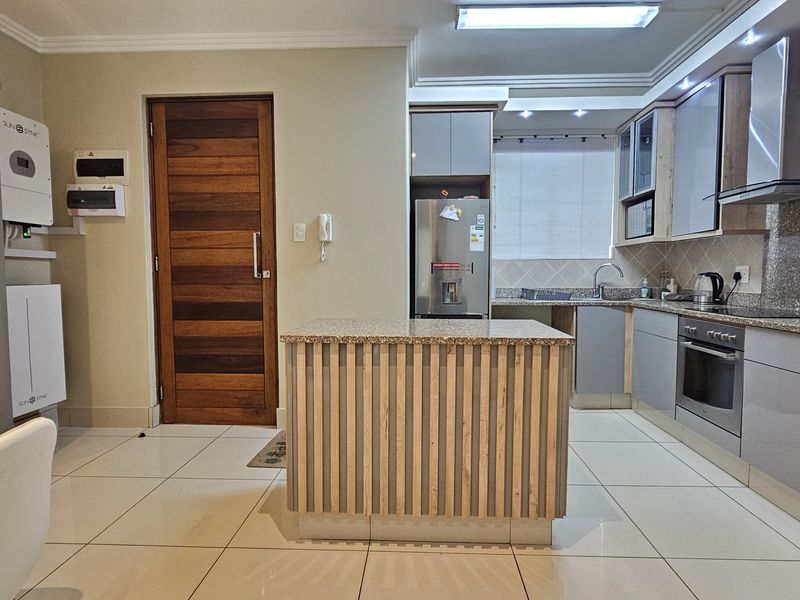 Welcome to One on Herrwood — Your Coastal Haven in Umhlanga Ridge - Photo 4