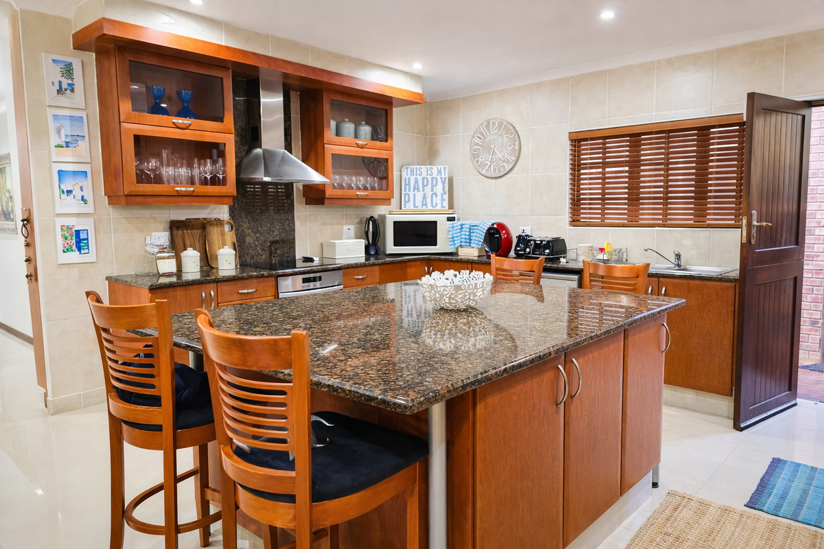 Townhouse For Sale In Margate - Photo 4