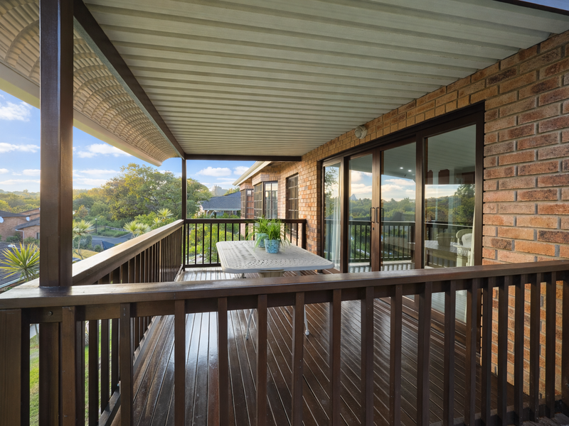 Townhouse For Sale In Margate - Photo 3