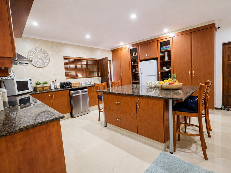 Townhouse For Sale In Margate - Photo 5