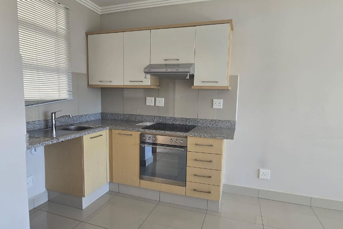 2 Bedroom 2 Bathroom Apartment For Sale - Photo 2