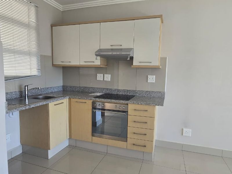 2 Bedroom 2 Bathroom Apartment For Sale - Photo 2