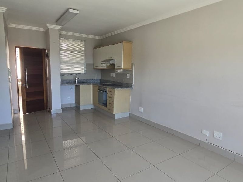 2 Bedroom 2 Bathroom Apartment For Sale - Photo 3