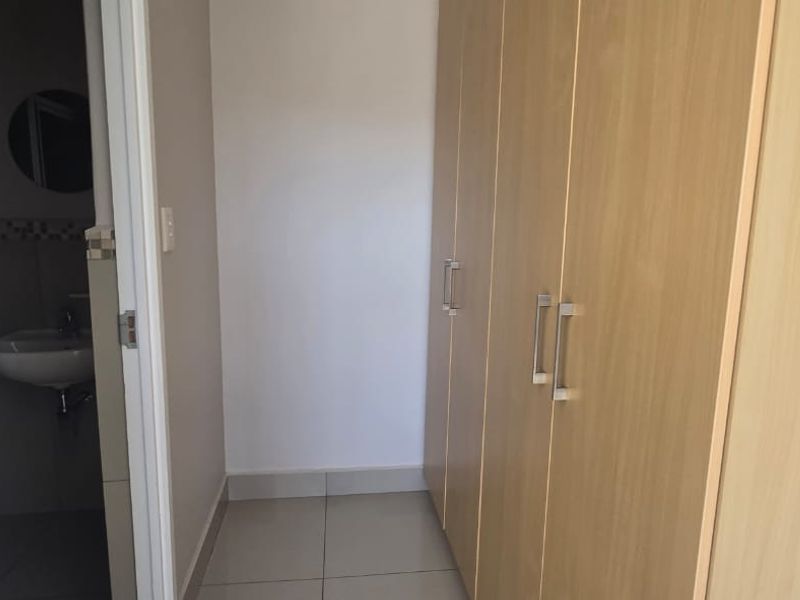 2 Bedroom 2 Bathroom Apartment For Sale - Photo 5