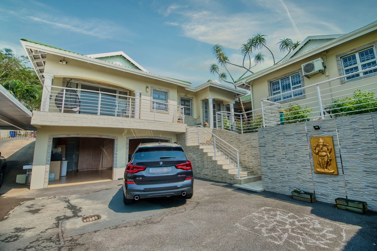 Live The Luxury Lifestyle in This 4 Bedroom Home including a Pool and Entertainment Section - Photo 4