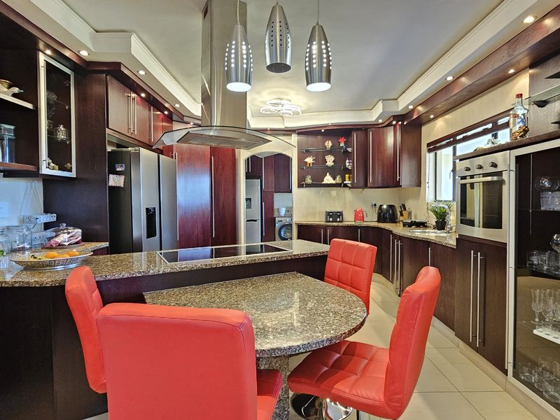 Spectacular 5-Bed, 5-Bath Residence in Izinga, Umhlanga - Photo 7