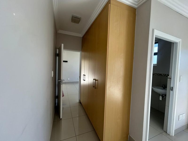 Prime  Property Presents A Stunning Two Bedroom For Sale No Transfer Duty - Photo 9