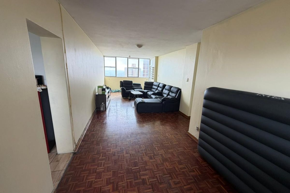 Spacious 1-Bedroom Apartment For Sale In Morningside. - Photo 2