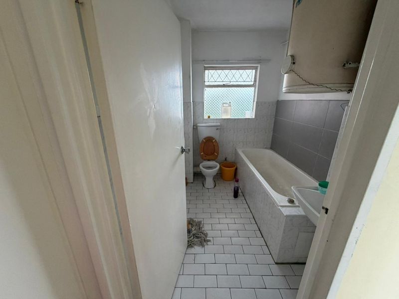 Spacious 1-Bedroom Apartment For Sale In Morningside. - Photo 9