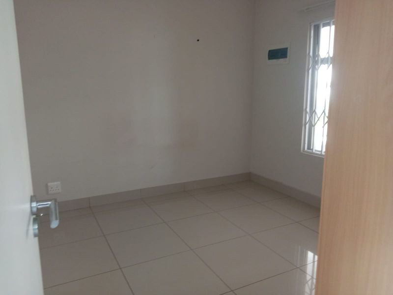 Prime  Property Presents A Stunning Two Bedroom Apartment For Sale Zero Transfer Duty - Photo 10