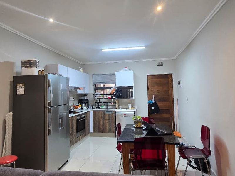 Apartment For Sale In Umhlanga - Photo 2