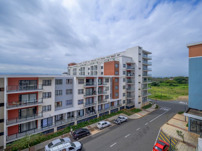 Modern two bedroom Apartment - Photo 2